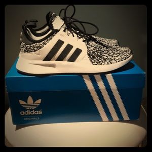 Xplore adidas white and black